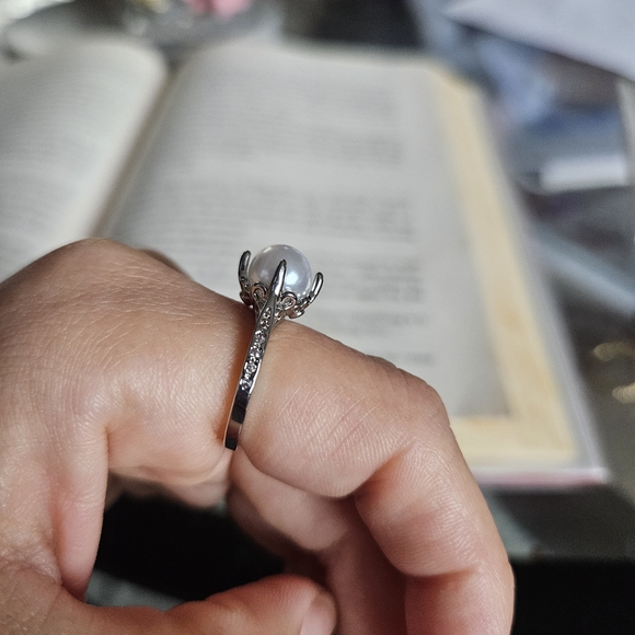 YNS Generic Silver Ring with Pearl Accent Size 6 - Picture 6 of 8
